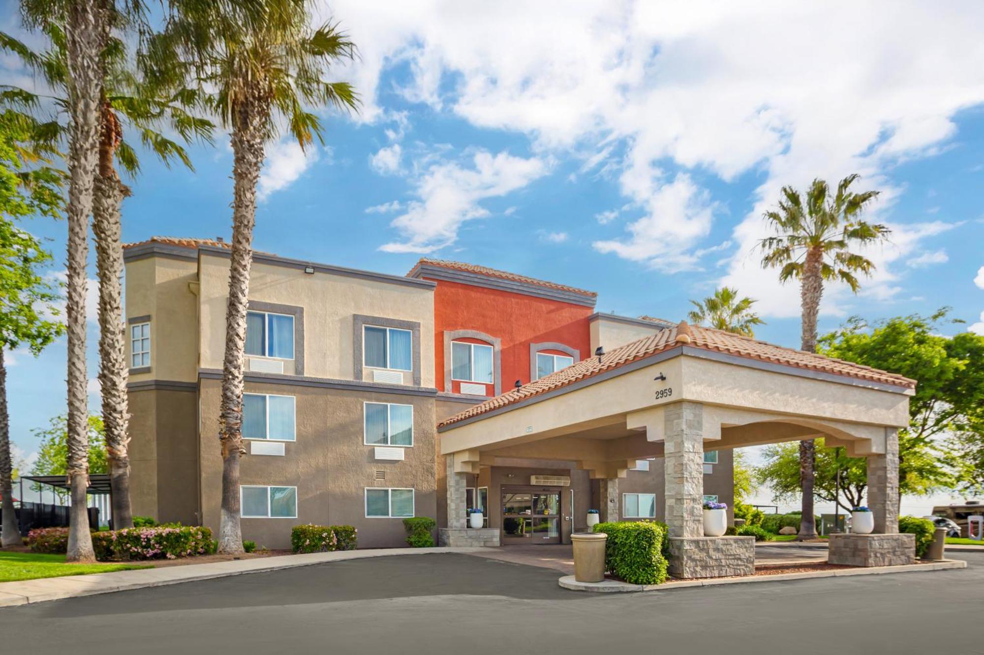 Best Western Plus Villa Del Lago Inn Patterson Exterior foto
