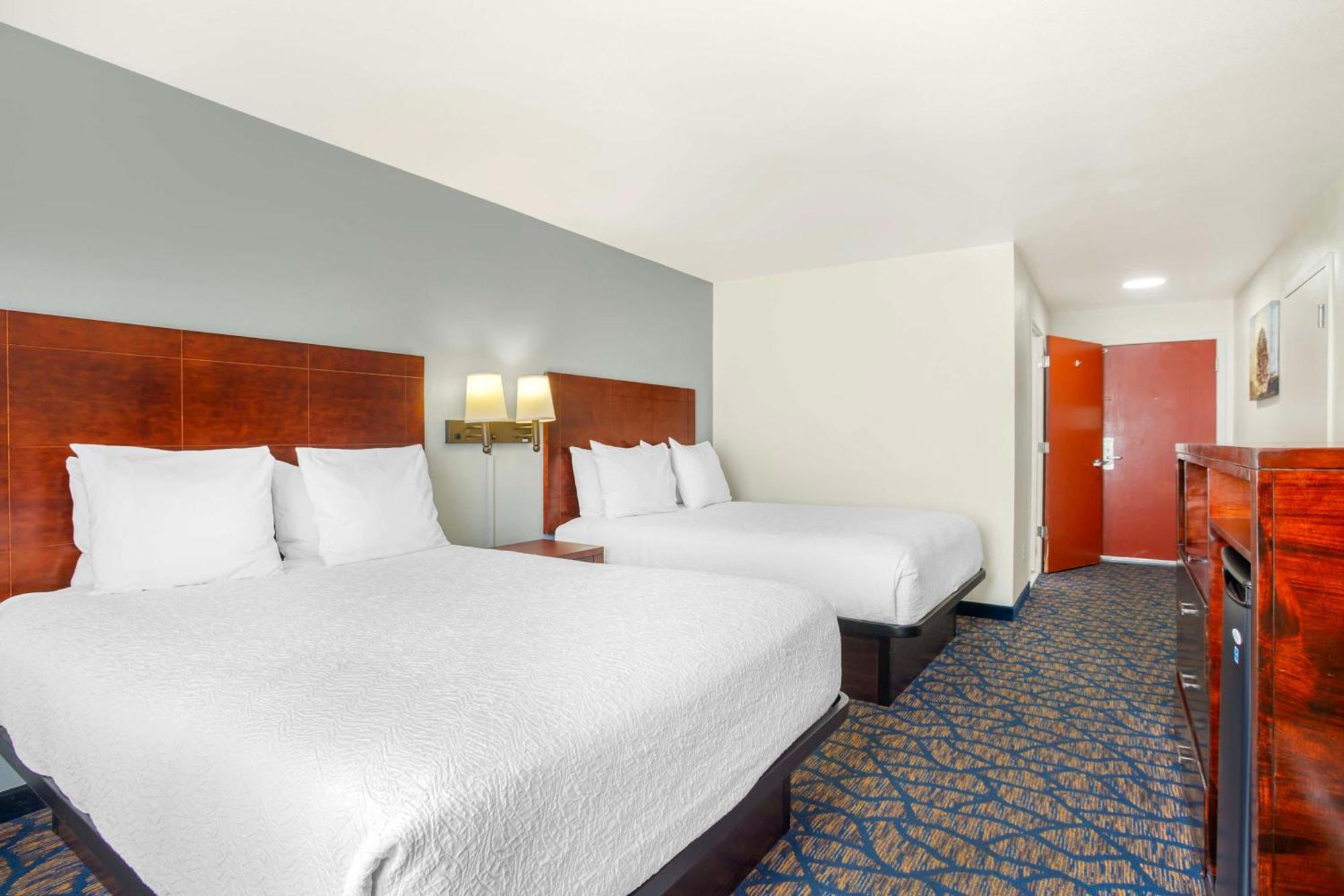 Best Western Plus Villa Del Lago Inn Patterson Exterior foto