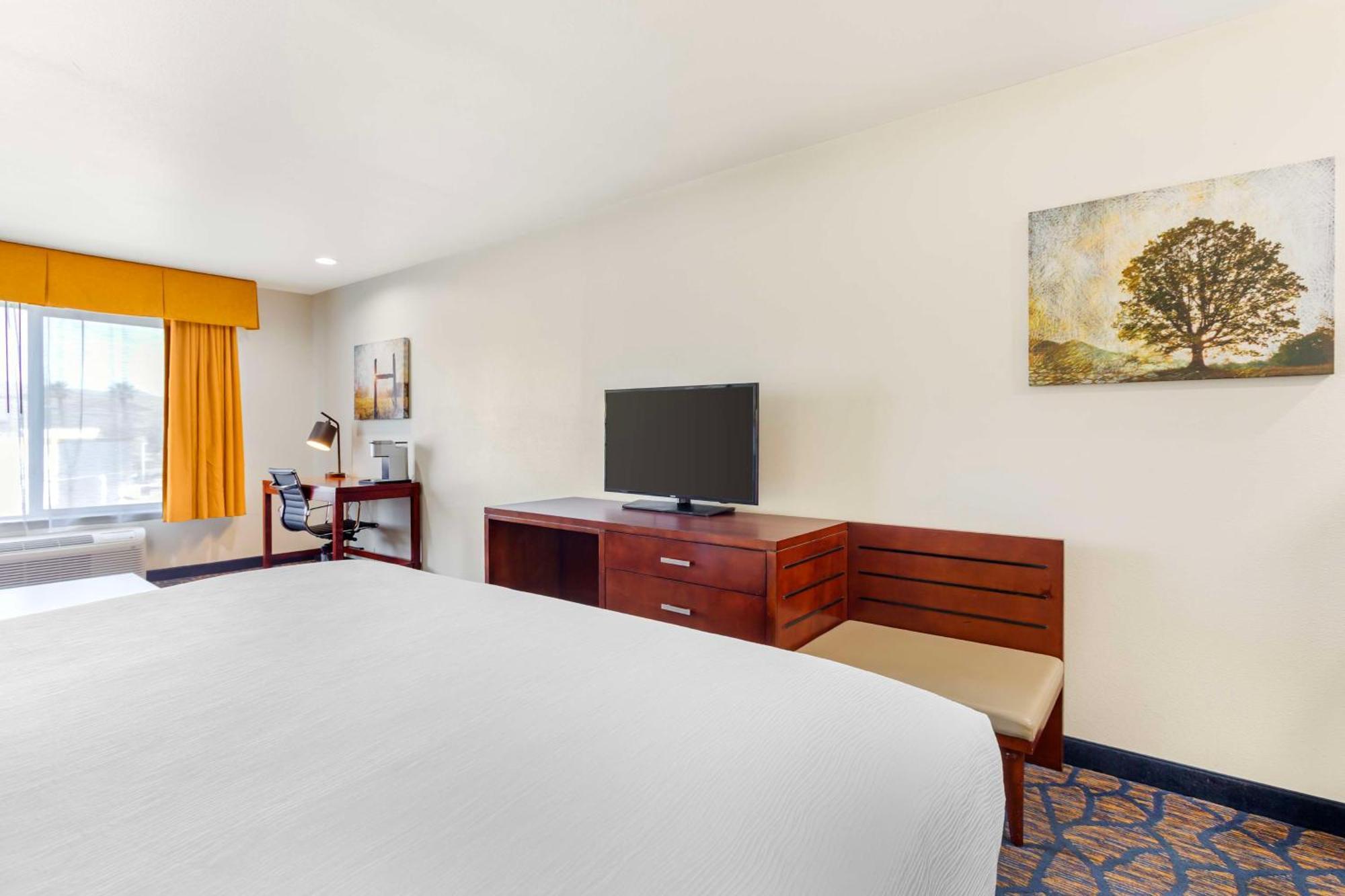 Best Western Plus Villa Del Lago Inn Patterson Exterior foto